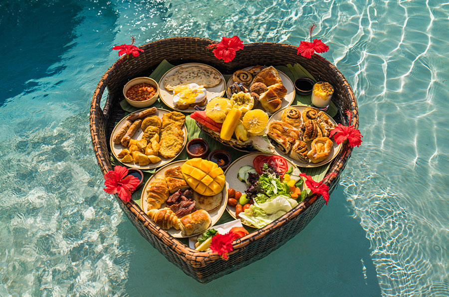 Floating breakfast